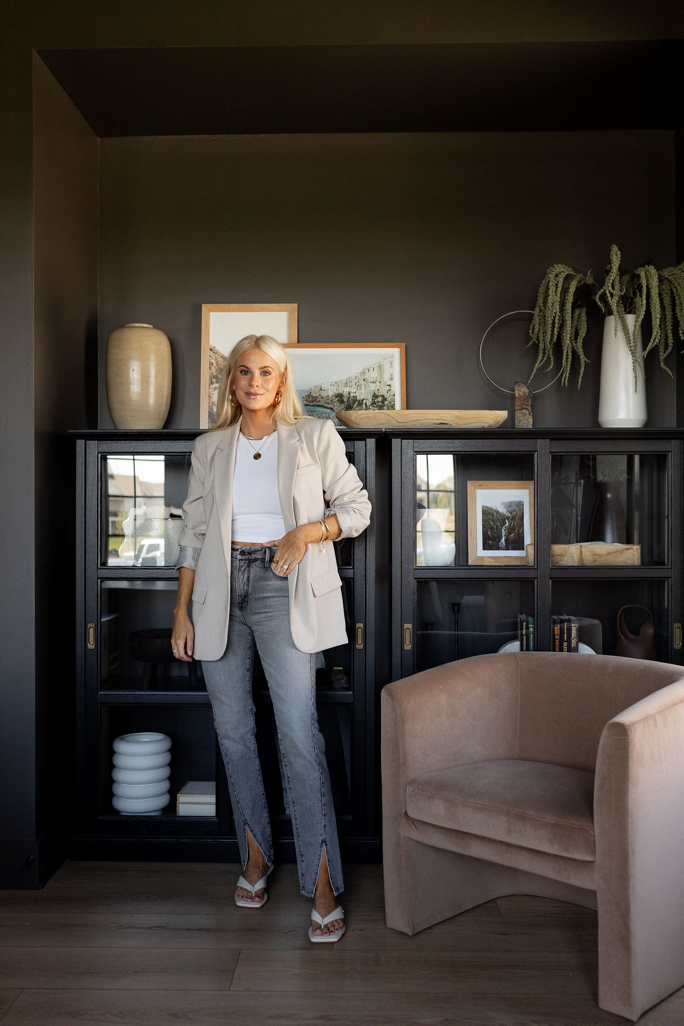 THE PERFECT PINK BEIGE PAINT COLOR FOR OUR LIVING ROOM