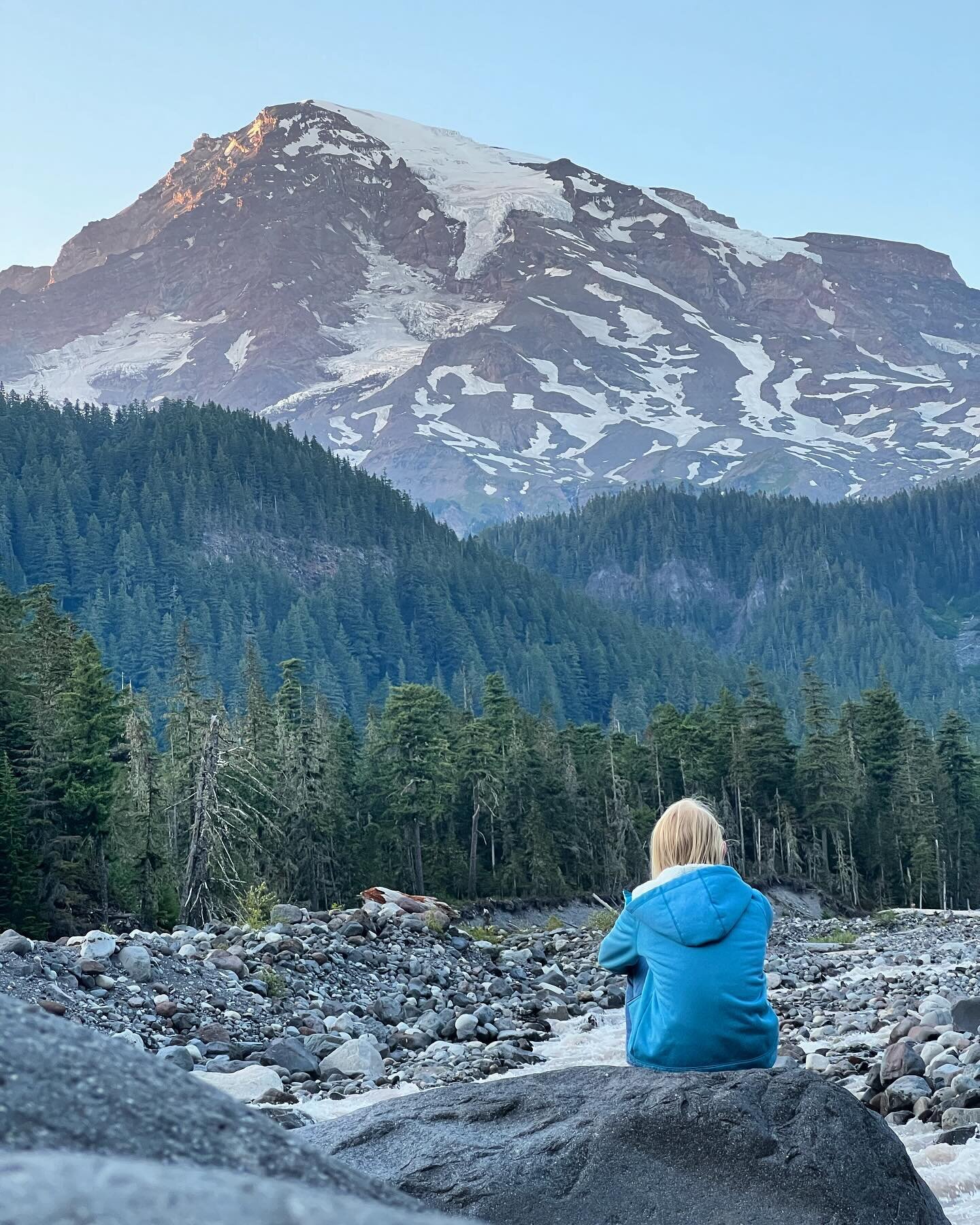 A little bit of alpenglow on our last night in the park ❤️