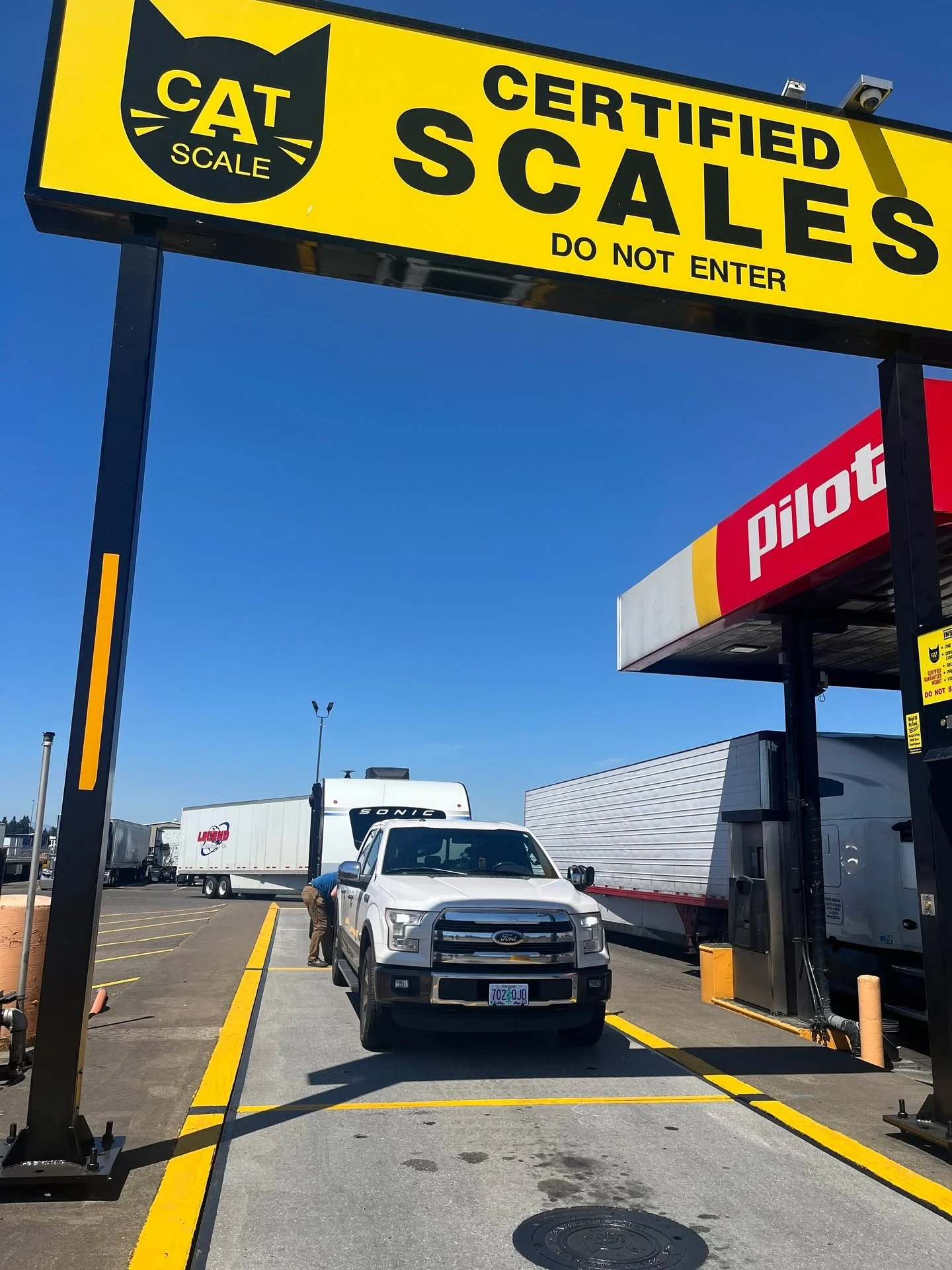 Day 1 - Portland to Grants Pass. First weigh. We're over, but not much. Some moving heavy things and it's better. 

It's hot, and we're a bit rusty at towing. But everything is smaller, simpler. It's new, and yet familiar. Not like riding a bike. 

I