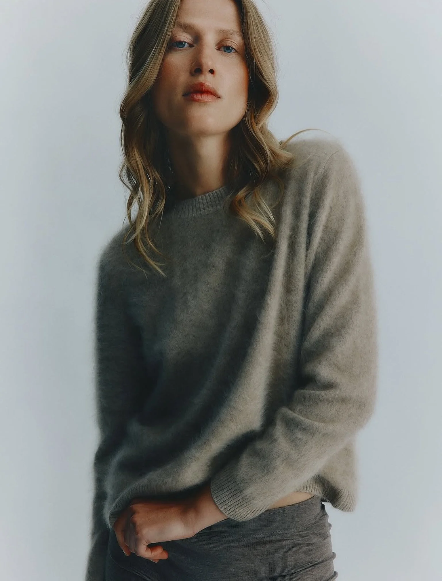 Six &Aacute;mes is built on a new sharpened core concept built on quality, trust and longevity. 

All pieces are created using only five carefully selected materials: Raccoon Wool, Cashmere, Merino Wool, Silk and Cotton. Always clean, never mixed. Th
