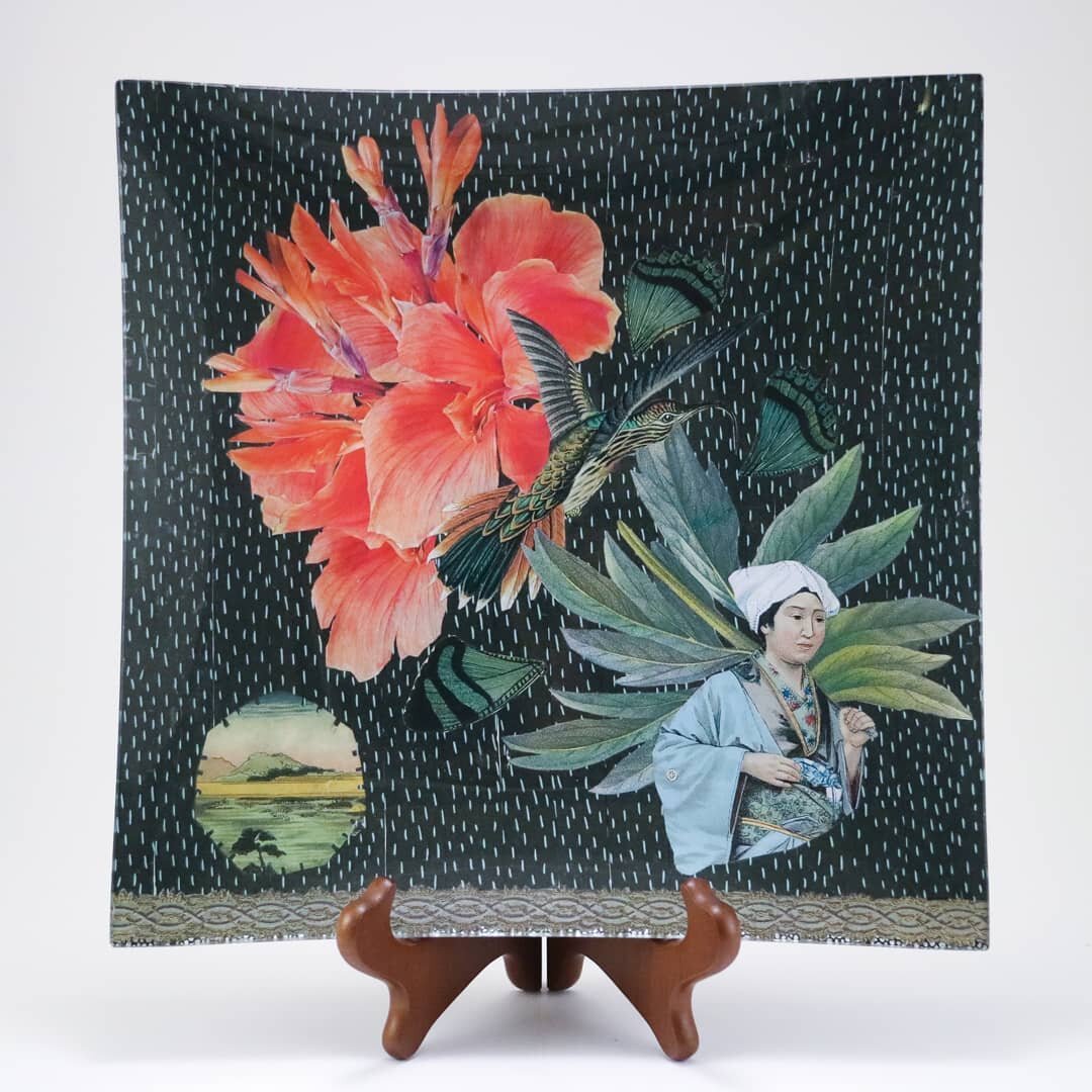 👘 Sheltered Under The Canna 👘

I love the vibrant colours of the canna lily and its form always looks like its bursting forth, here a 19th century chinese noblewoman uses one to shelter from the falling rain
.
.
.
.
.
.
#buyirish #irishartist #iris