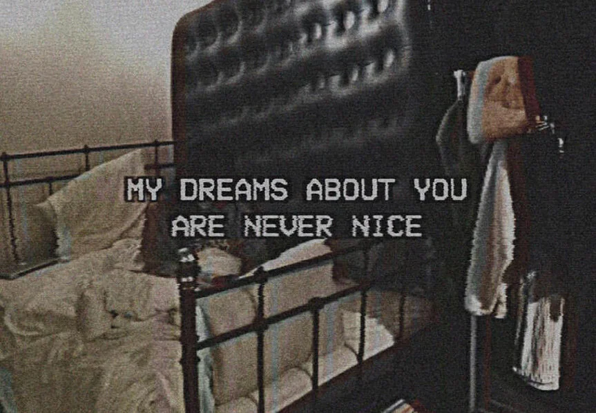853