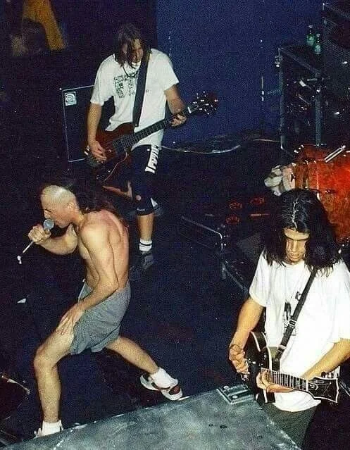869