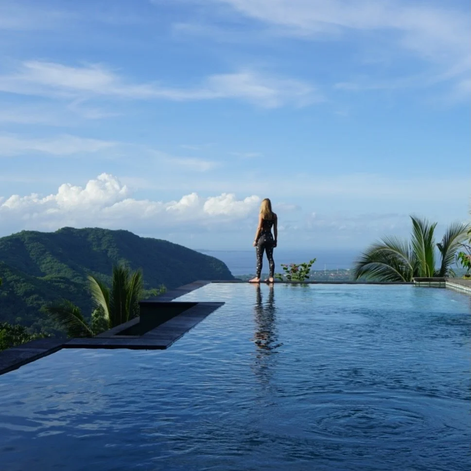 Es ist mehr als nur ein Retreat.

Es ist dieses Gef&uuml;hl,
endlich wieder bei dir anzukommen.

Langsame Morgen.
Blick aufs Meer.
Bewegung, die dich zur&uuml;ck zu dir bringt.

Bali 2026🏝️ 

#yogaretreat #yogafantasyretreat #yogatravel #luxuryyogar