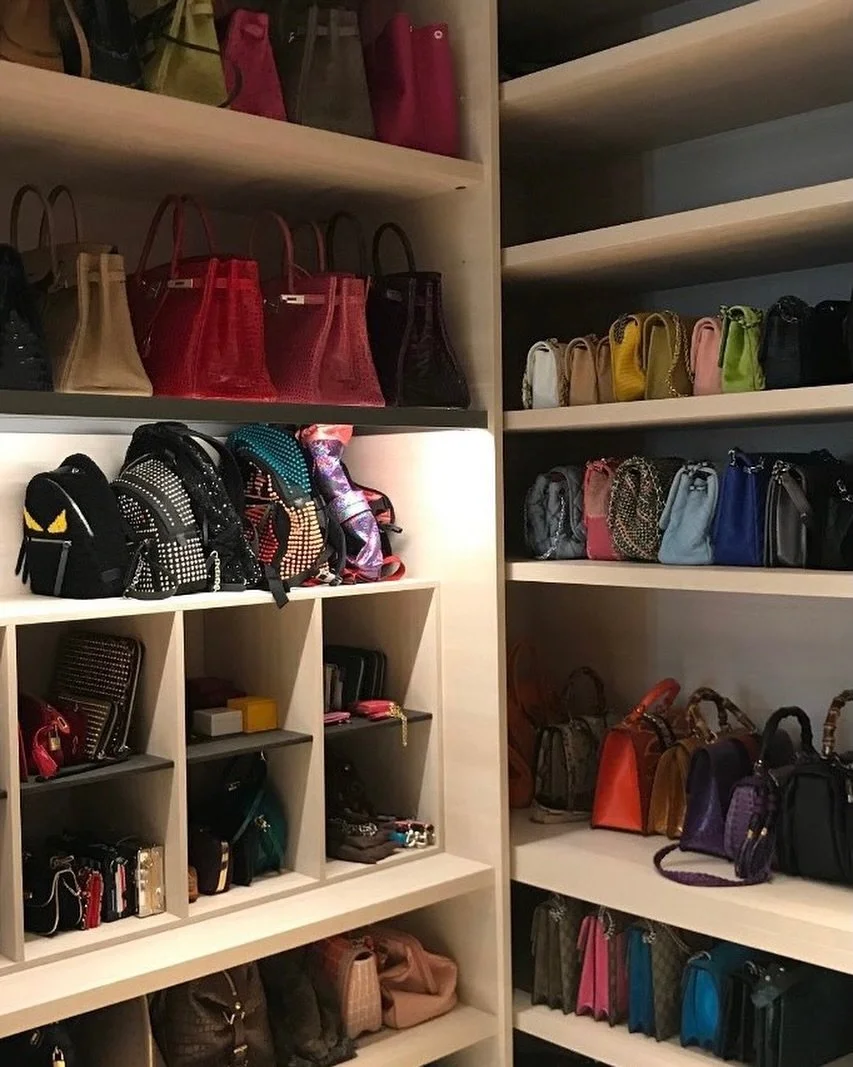 We help people create beautifully designed and organised, clutter-free homes. Spaces that have room for what matters most to them and support them to live the life they want.

#DeCluttrMe #professionalorganizer #simplify #declutter #decluttering