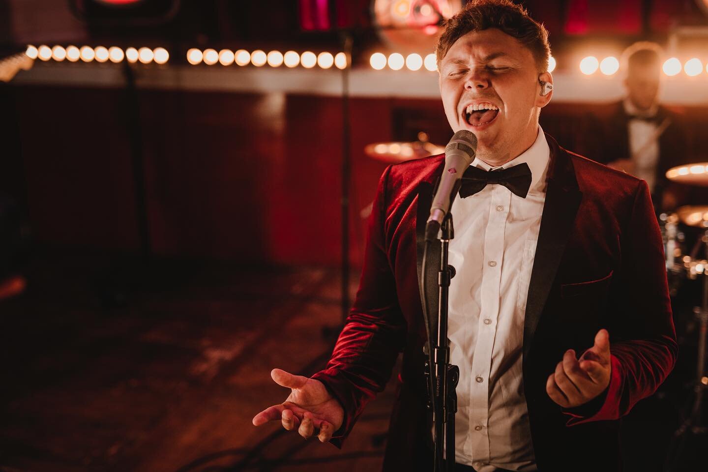WORLD CLASS VOCALS 

And finally meet James on lead vocals 🎙 

#welshwedding ⁠#cardiffwedding #welshweddings #gowerwedding #gowerweddings #weddingmusicwales #weddingmusicsouthwales #swanseawedding #southwaleswedding #weddingbandsouthwales⁠ #weddingb