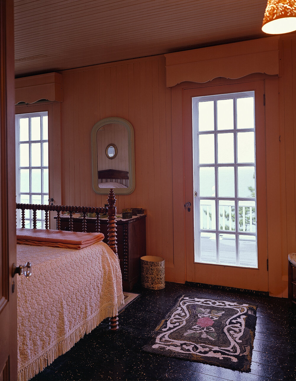 bedroom marthas vineyard 1980.jpg