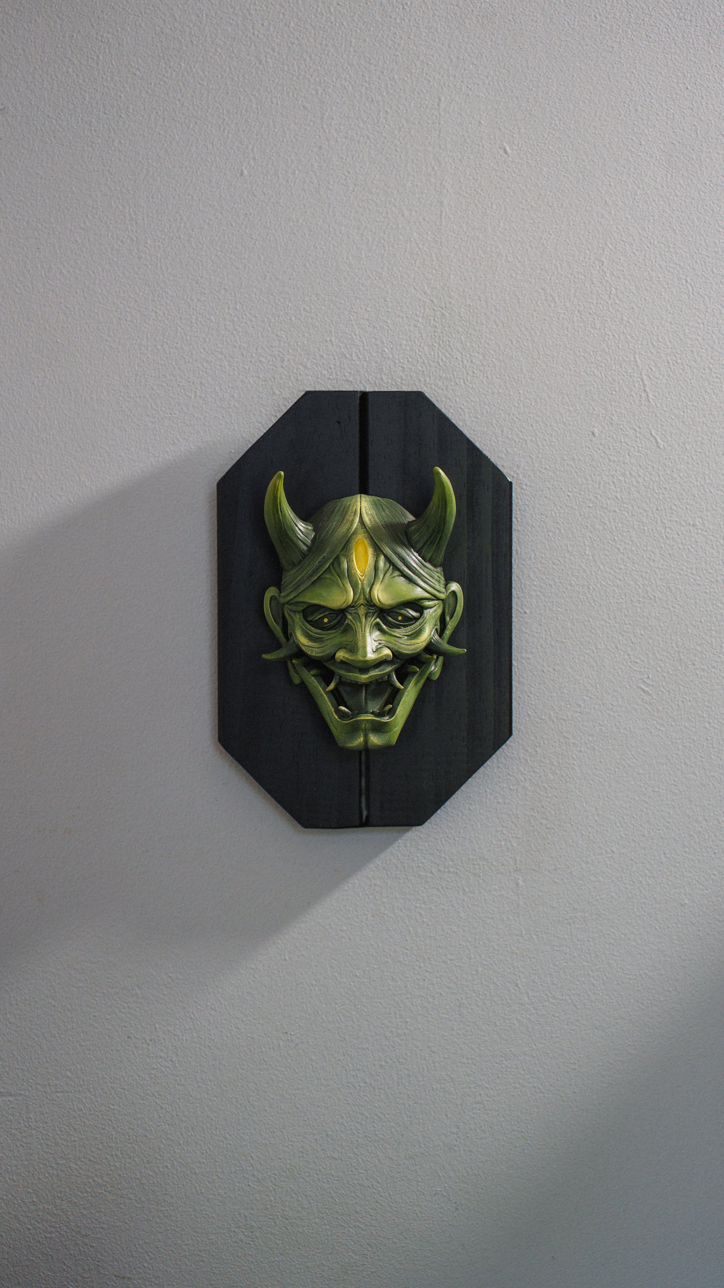 GOLD AND GREEN Hannya