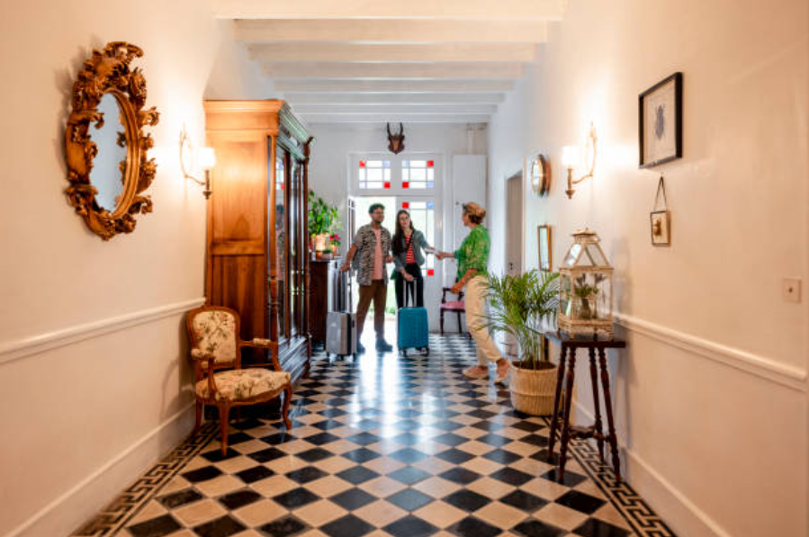 Guest reached in restraunt