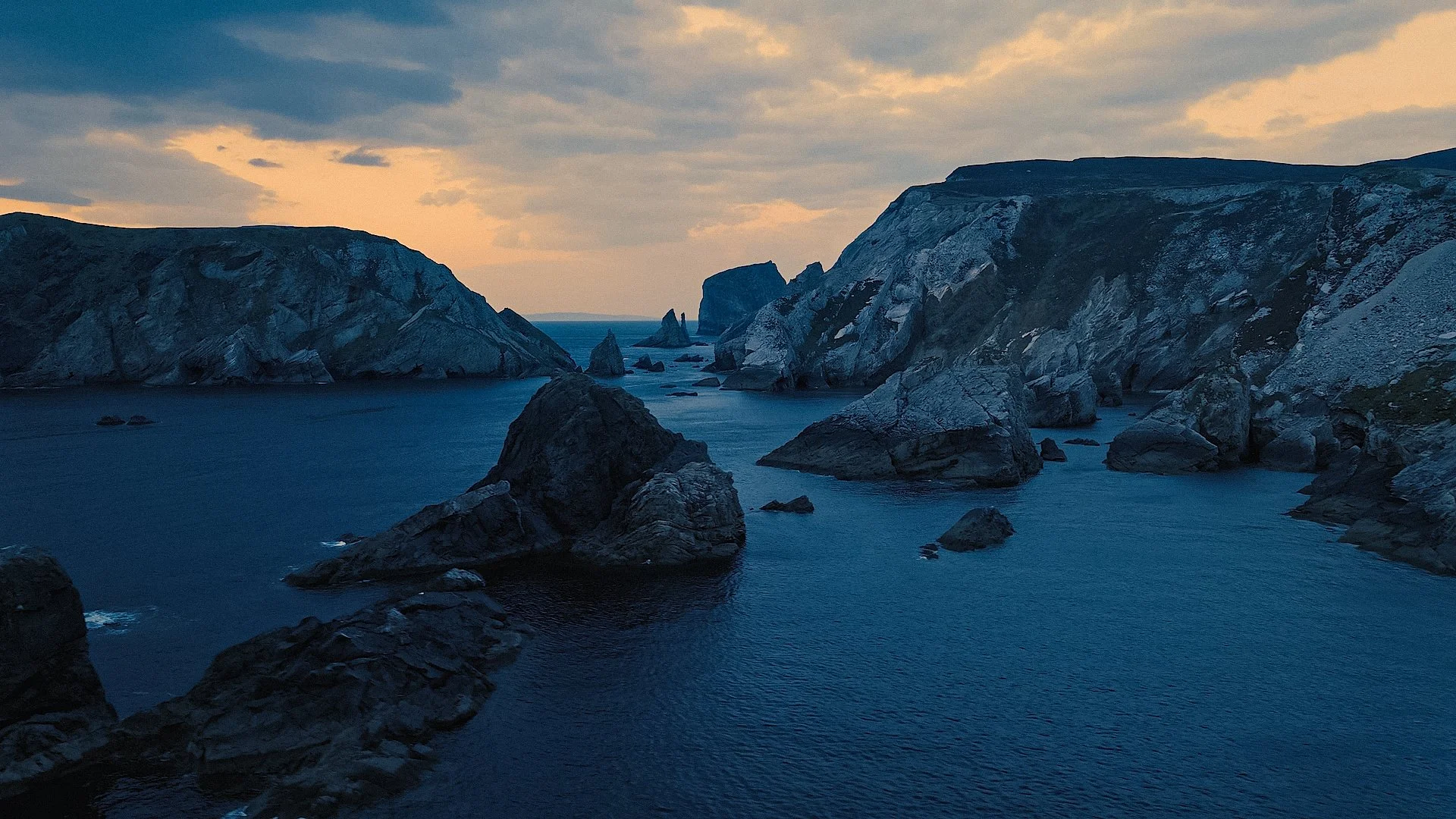 02_Drone_Sunset_210423.00_02_27_09.Still002.jpg