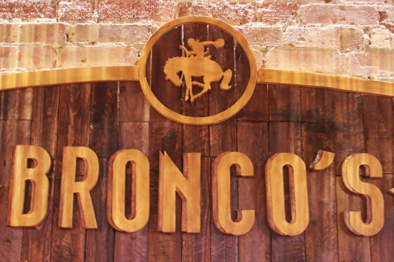 BRONCO’S PIZZA & RIBSHACK. WORCESTER PARK. LONDON — CONCEPTOR