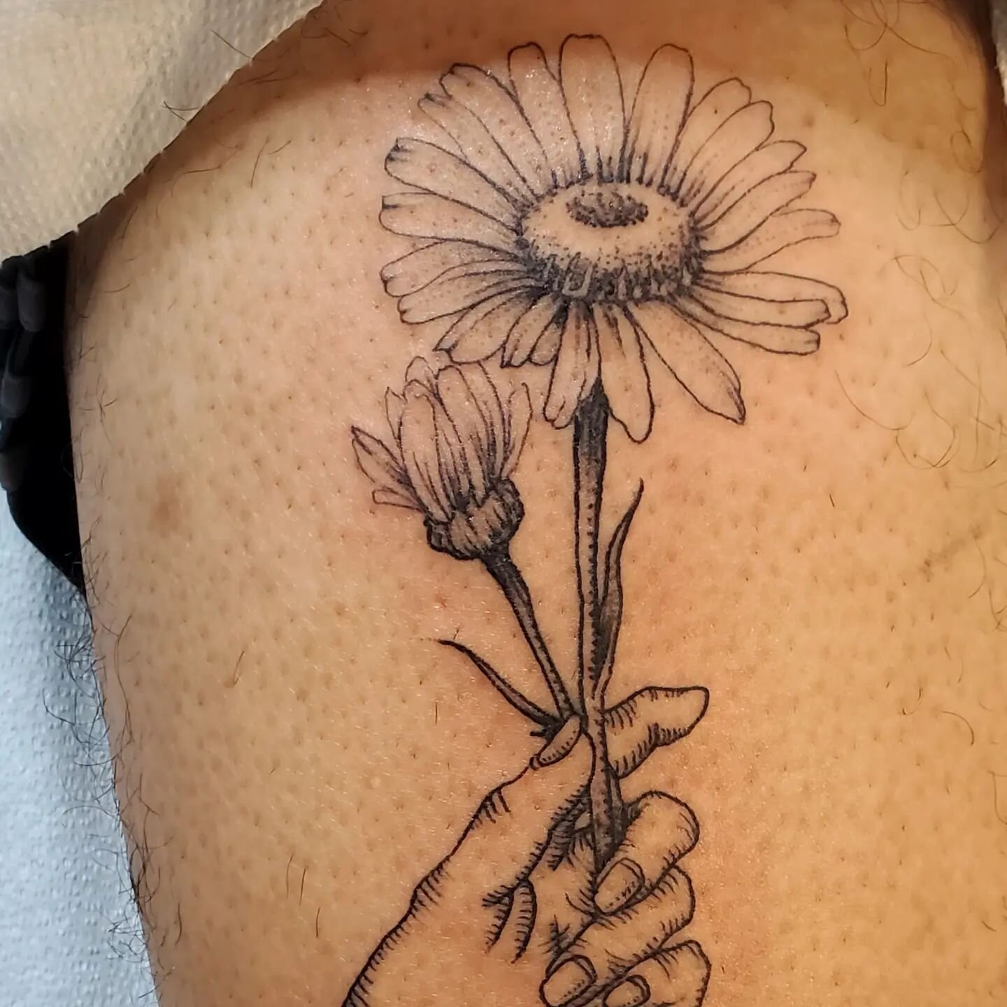 #handheld #flowers 

@shamrocktattoocompany
#tattoo #sabre #tattooartist #illustrated
#westhartford #hartford #cttattoos #cttattooartist #ctart  @sabretooth_tattoo