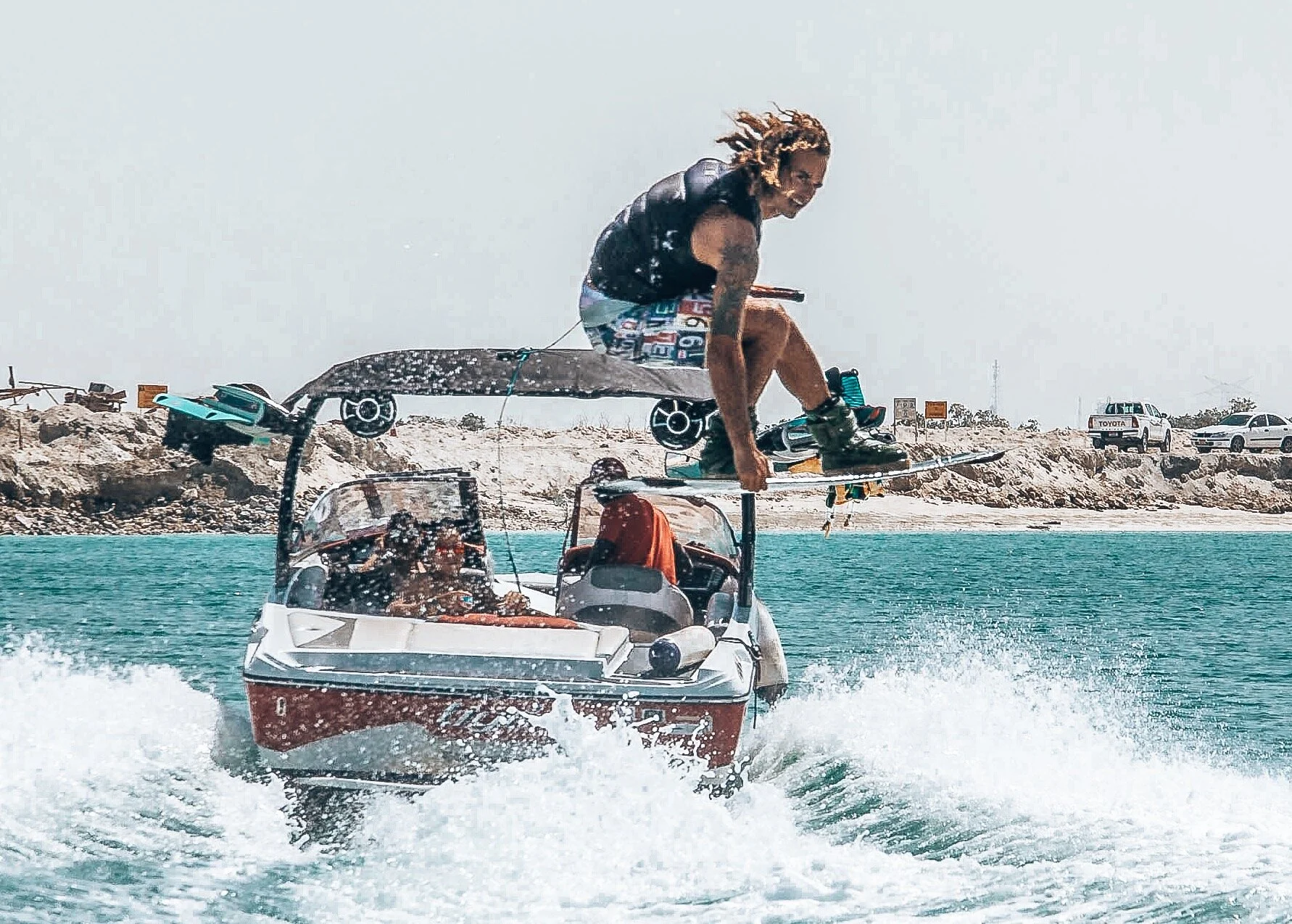 About — WakeEvo — Wakeboarding & Wakesurfing in Abu Dhabi