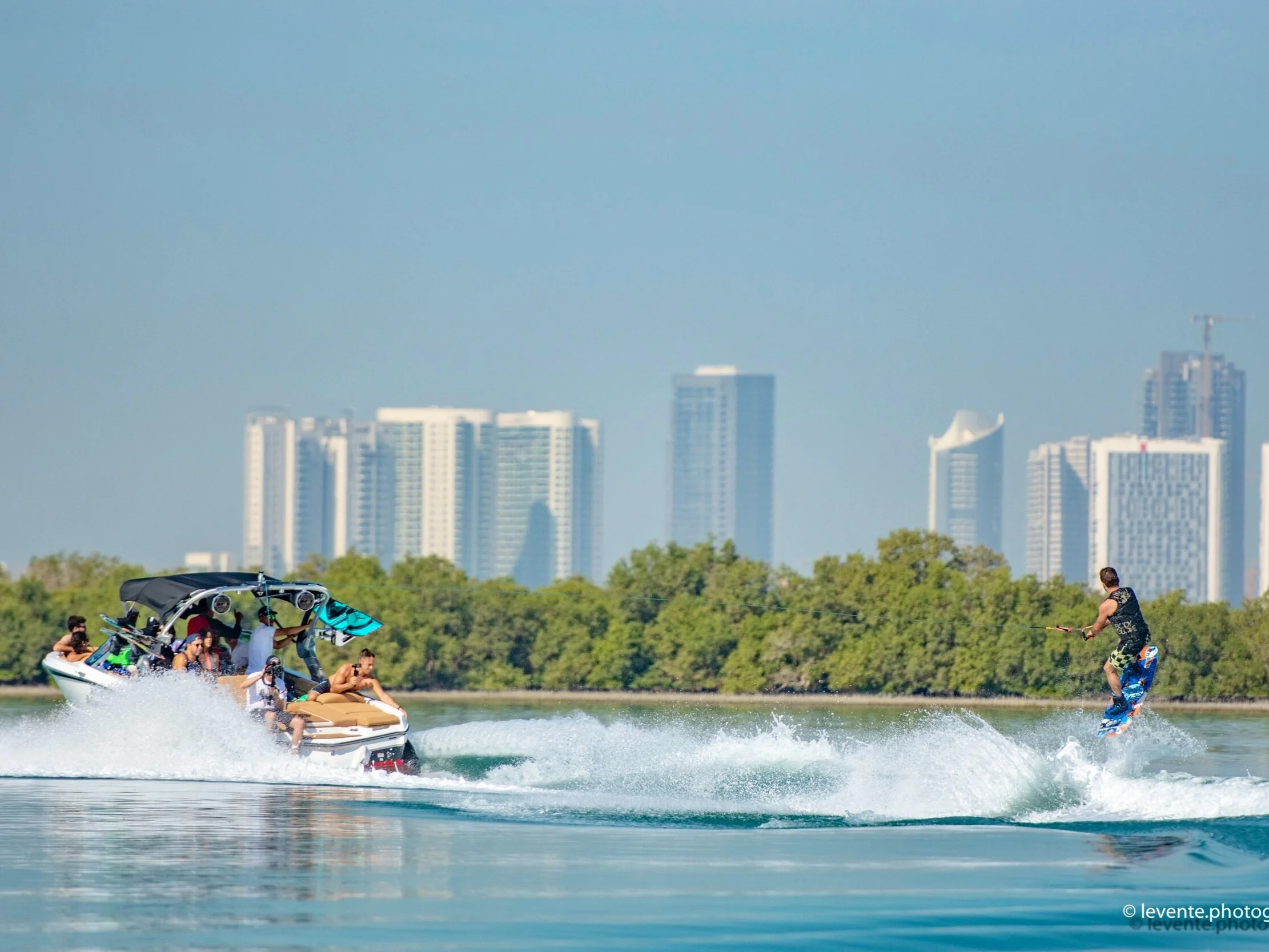 Services & Prices — WakeEvo — Wakeboarding & Wakesurfing in Abu Dhabi