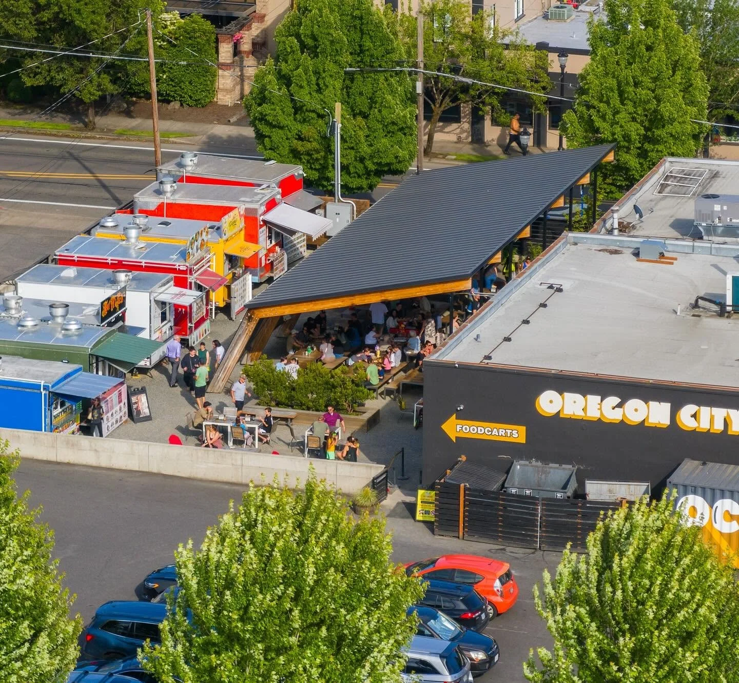 Oregon City Brewing patio and food carts.jpg