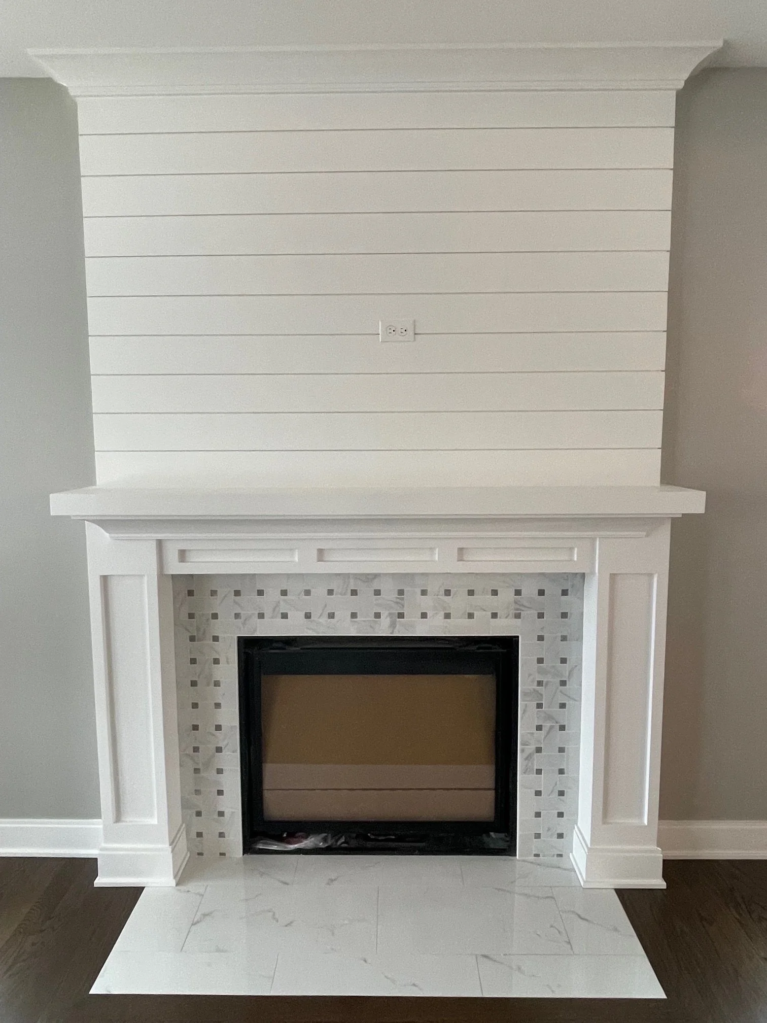 133 Center fireplace 5.jpg
