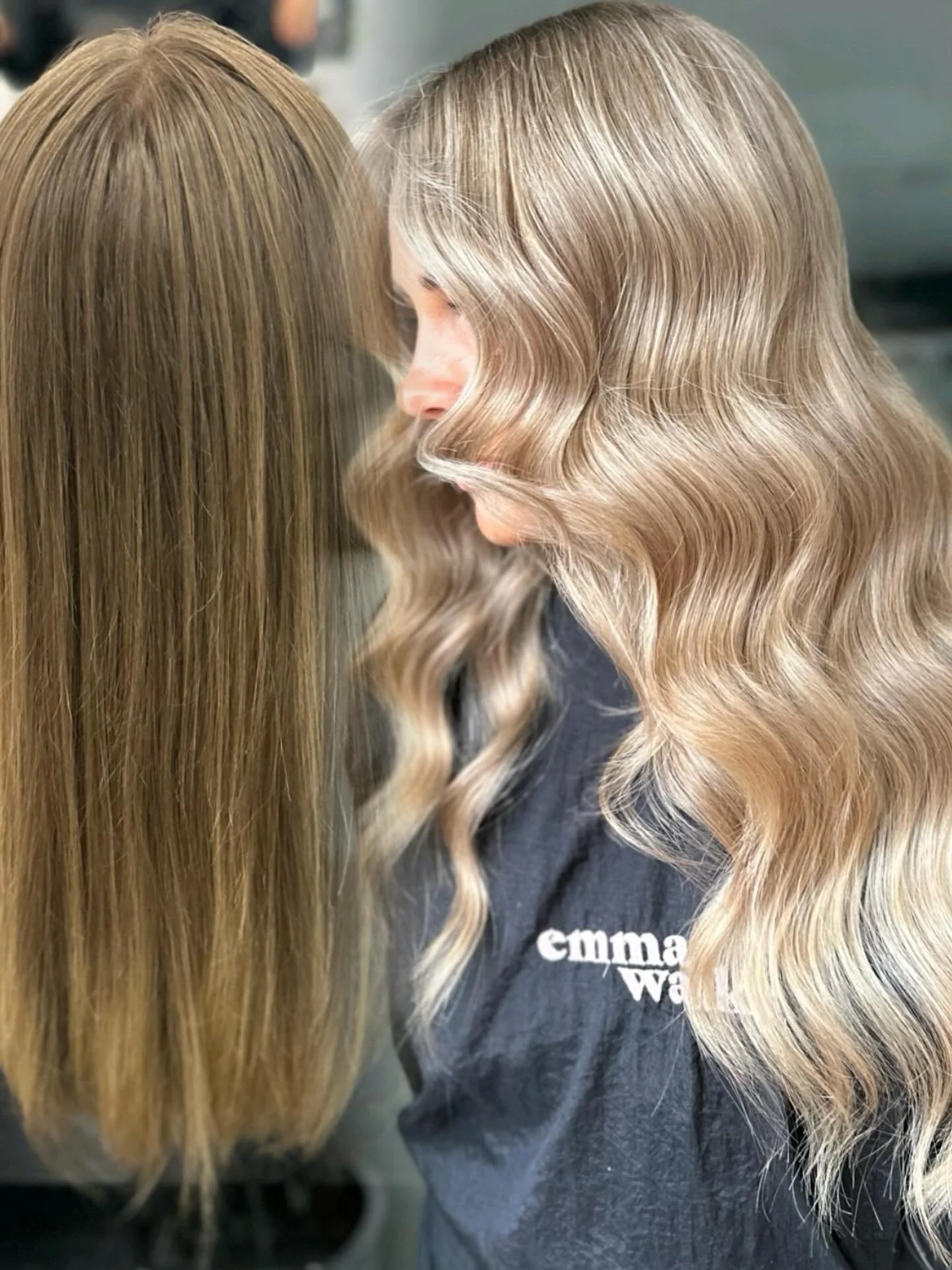 The most perfect champagne blonde 🍾

Created using @nxthair colour @innoluxeuk hair treatment.

Firstly adding lots of baby lights and slightly bolder around the front.
Toned on roots 6/7.1
Ends 9/9.03/10.02

#chelmsfordhair #nxthair #nxthaircolour 