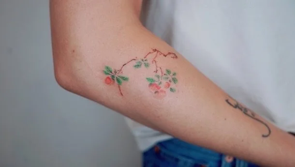 Meet J ❣️ @j_tattoopeople 
One of Toronto&rsquo;s most loved Korean hand-poke tattoo artists ㅡ bringing small drawings to life with insane detail and care!