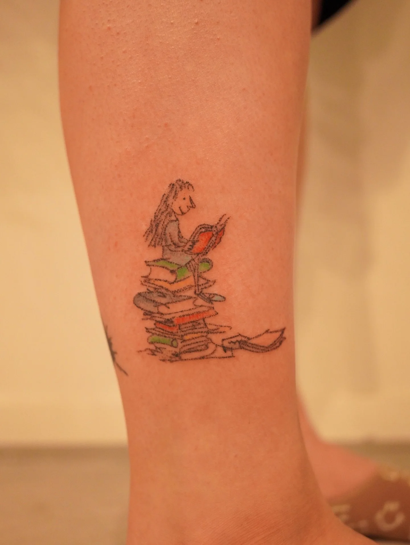 The beauty of a hand-poked tattoo is in the process. ✨ Every dot is placed with intention, creating a piece that&rsquo;s as unique as you are.

Whether you&rsquo;re looking for a delicate mini tattoo or a custom fine-line design, J specializes in cre