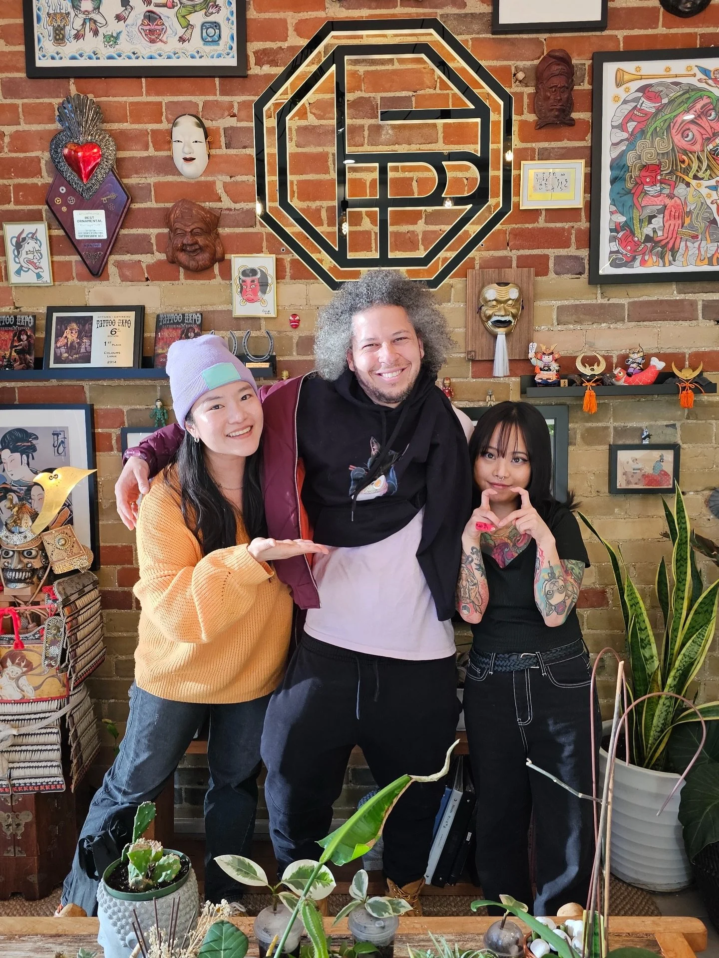 What an incredible week at Tattoo People! 🖤

Our chairs were filled with a beautiful mix of familiar faces and new friends this week. We loved welcoming back our regular clients for their next chapters, and to everyone who visited us for the first t