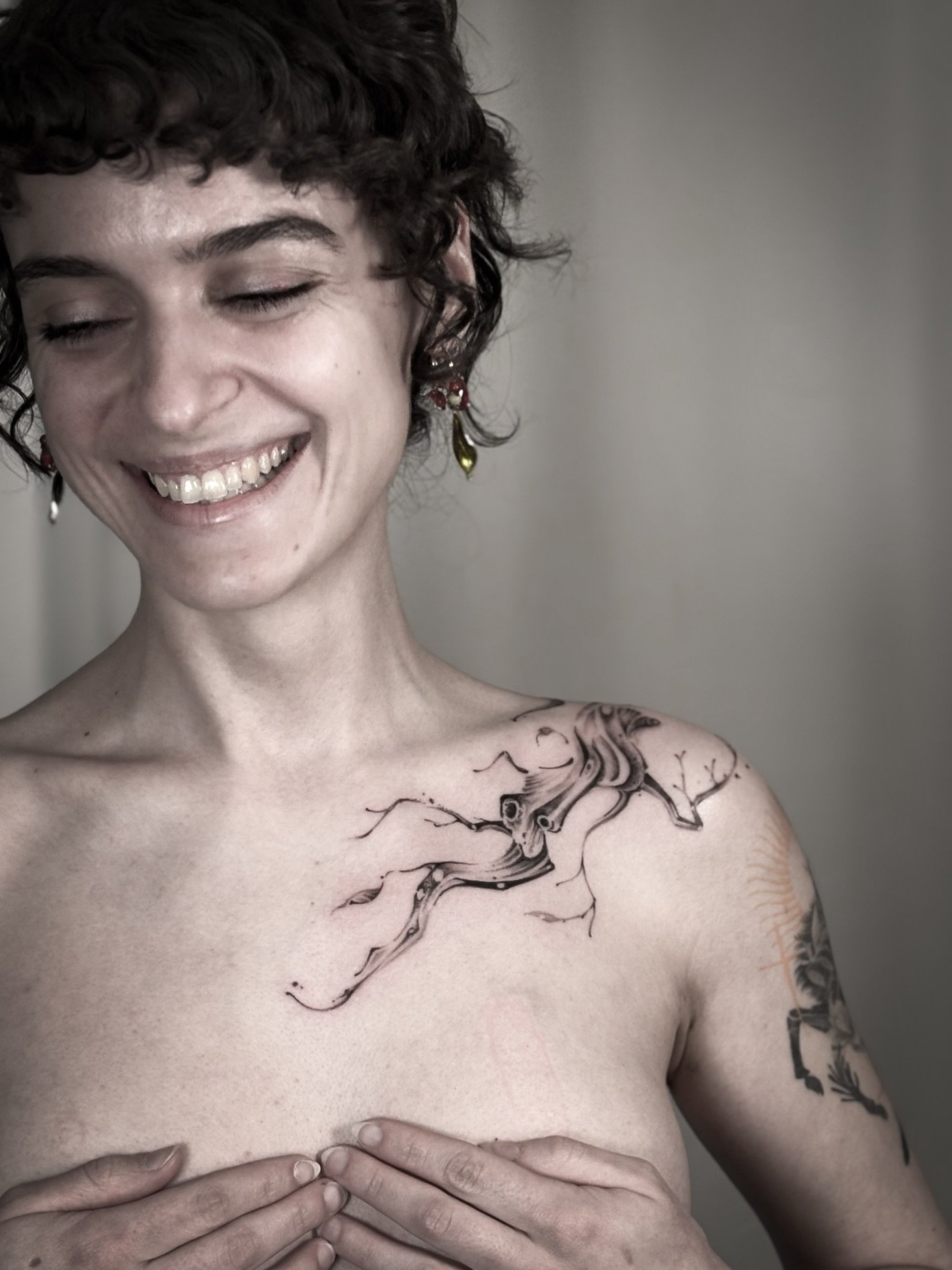 The beauty of the unplanned. ✨

Watch the process as Soroush (@boundless_inks) brings this vision to life through freehand flow. Every line is a response to the body&rsquo;s natural movement, making each piece a one-of-a-kind masterpiece.

Looking fo