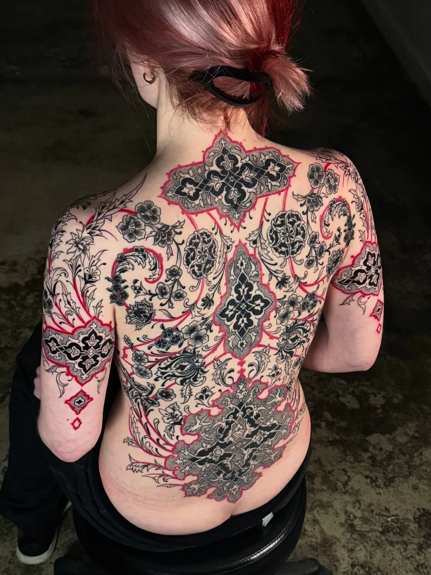🎨 Meet Mohammad, a premier ornamental tattoo artist in Toronto and a vital part of the Tattoo People team. @qaazavi 

Specializing in sacred geometry, Persian ornamental tattoos, and cultural pattern tattoos, Mohammad blends mathematical precision w