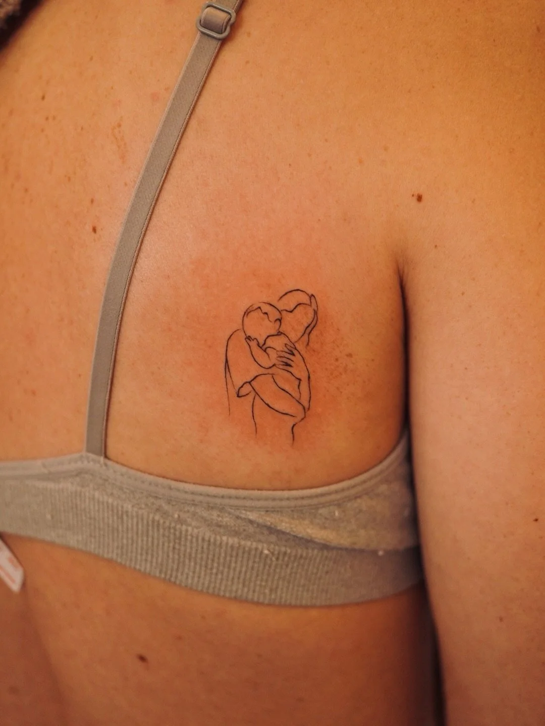 Looking for fresh ink in Toronto? ✒️

Whether you&rsquo;ve been planning your next tattoo or feeling spontaneous, Tattoo People welcomes walk-ins.
From tiny meaningful tattoos to custom designs and detailed artwork, our artists are ready to bring you