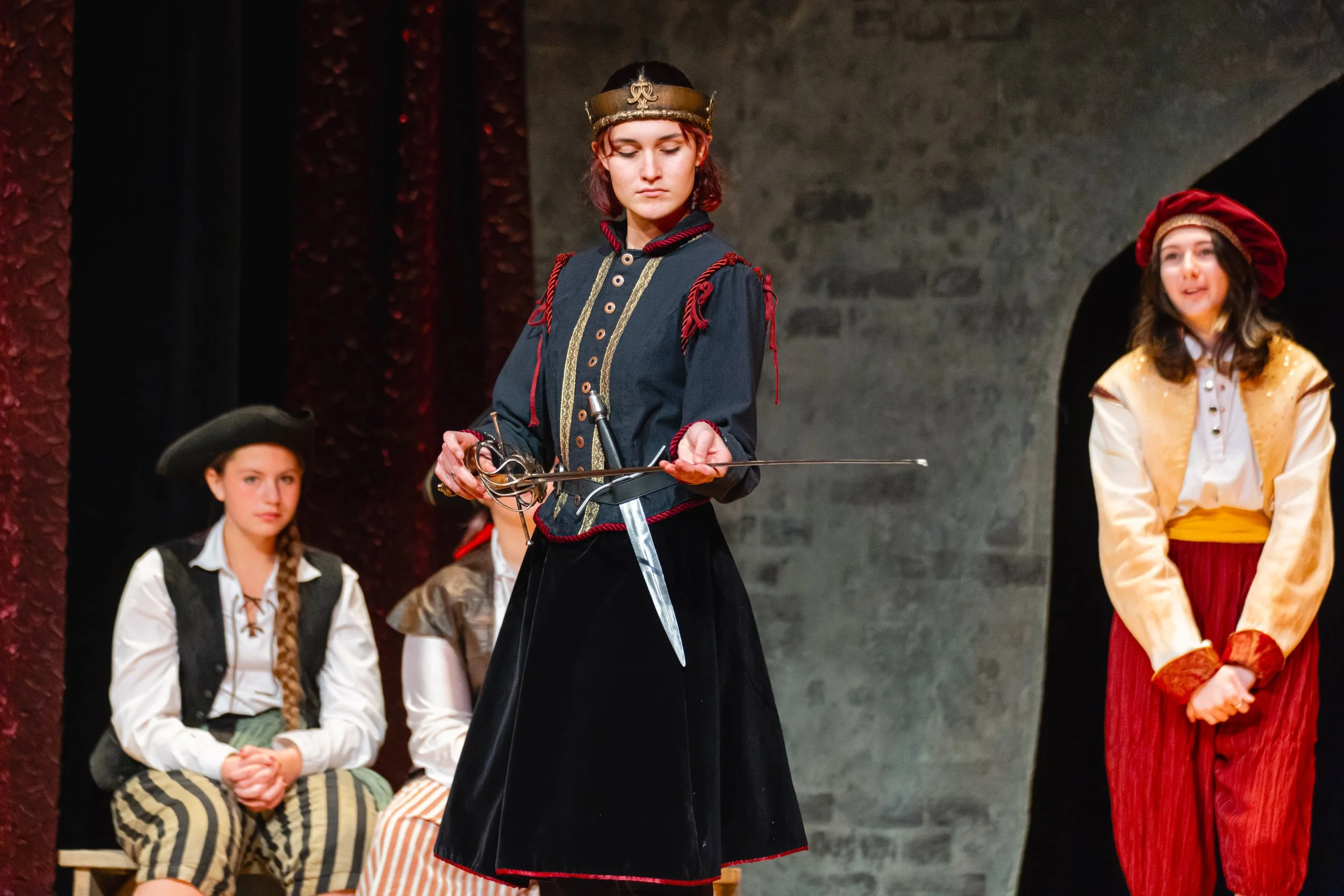 hamlet-120.jpg
