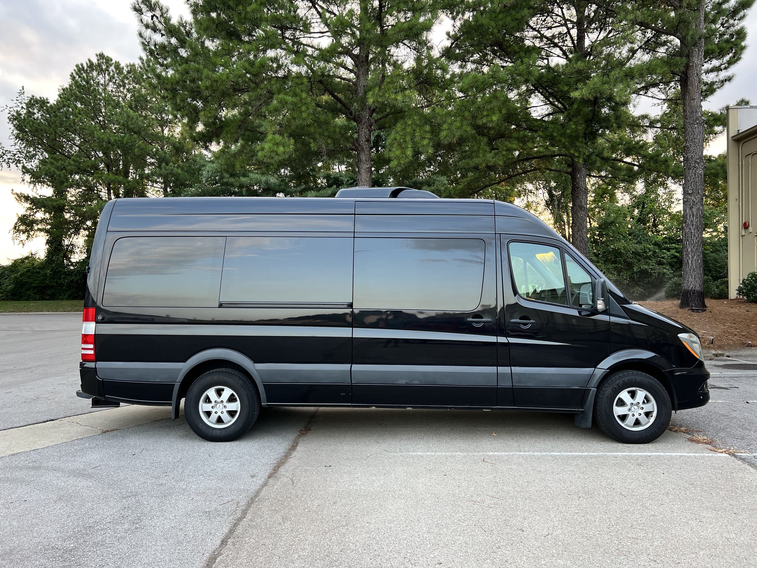 Nashville Vans Rental Agency — Rent the Mercedes Sprinter Roadrunner