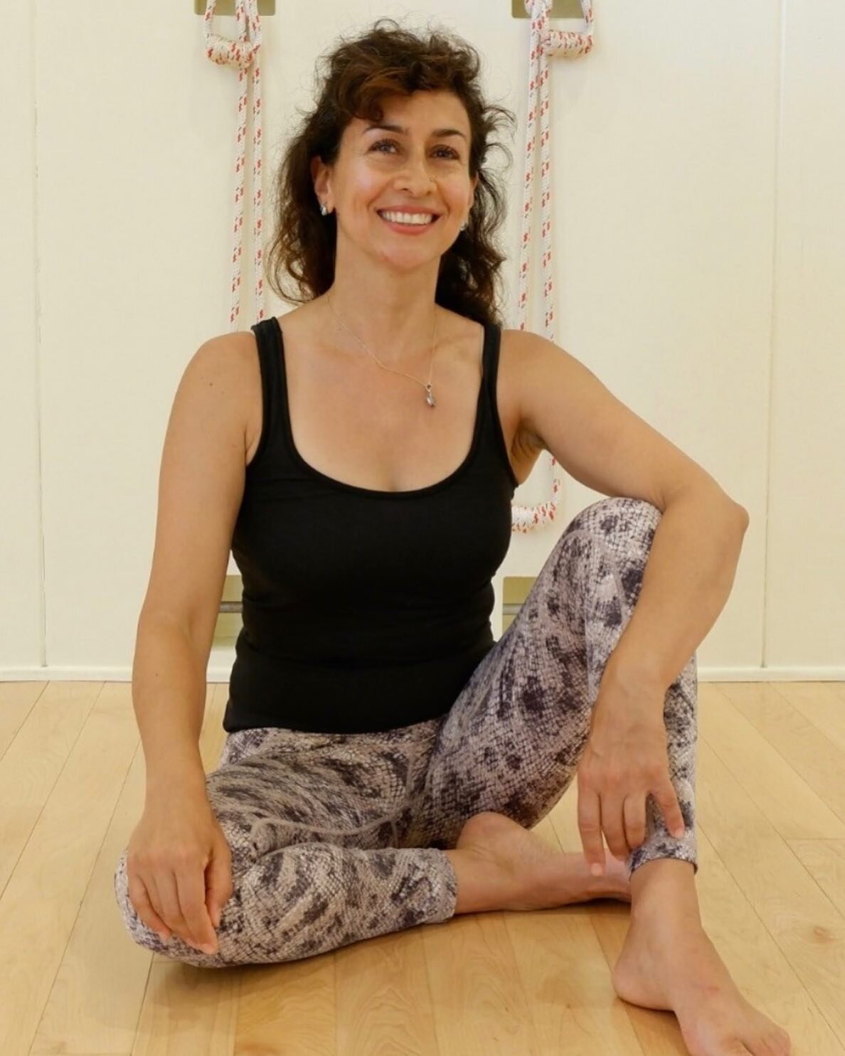 Join me this morning at 10am @the_corner_studio_yoga for more hip opening through the path of standing postural flow to a final stabilizing prone posture in ARDHA KAPOTASANA: Pigeon pose In-person or Hybrid! Walk outside feeling better in your hips -