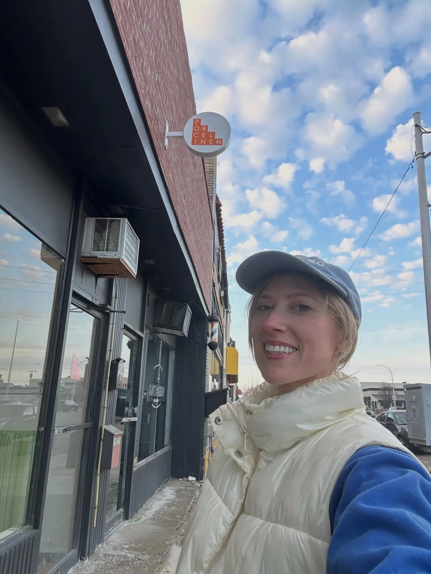 omg big day for me with this little sign 🥹 it&rsquo;s funny how I think most businesses have overhead and they have a sign on their first day. It took me three years, but feels like an even bigger celebration knowing how hard I worked to get here. E