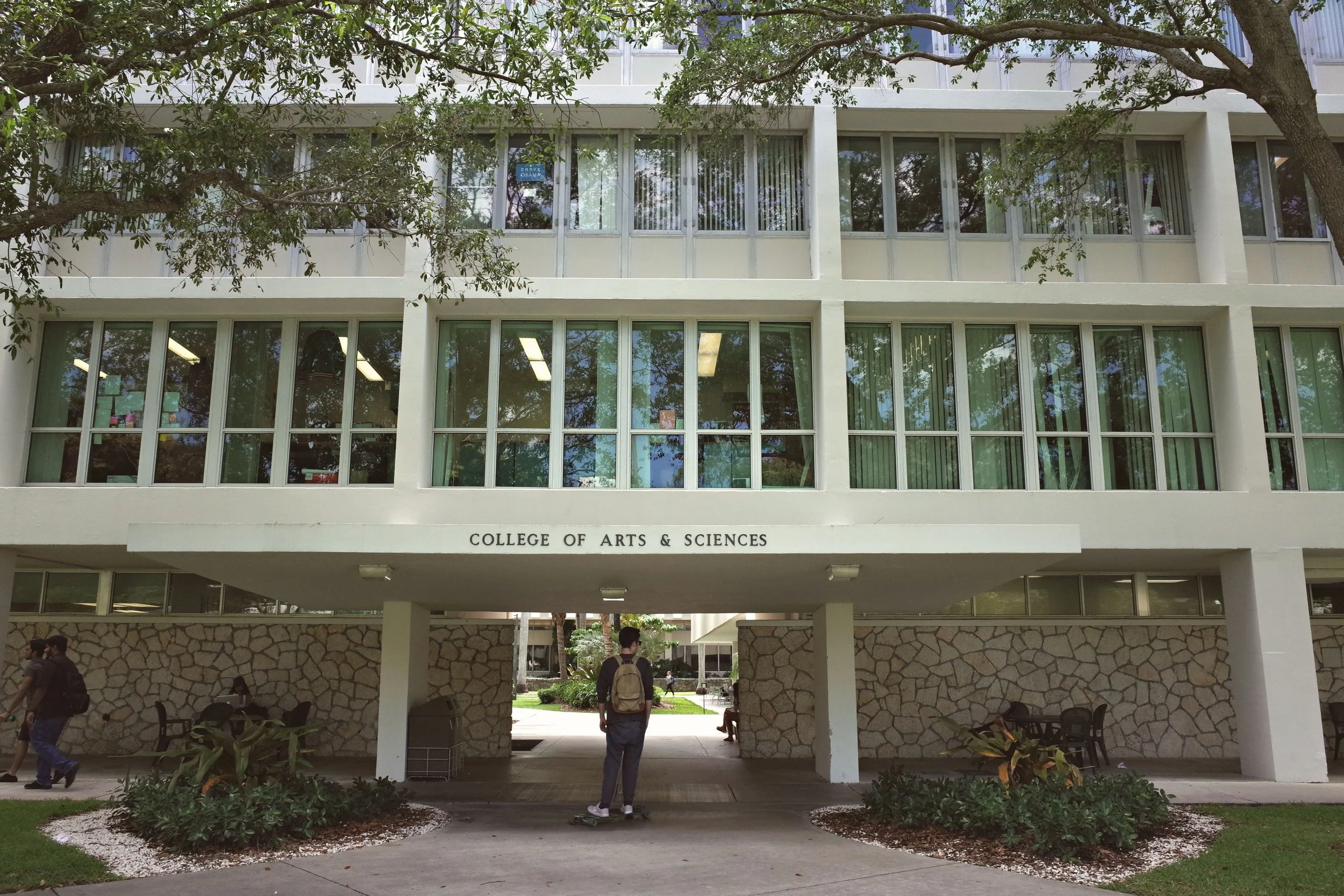 Connecting in College: Making Friends and Meeting New People in Your Late Teens