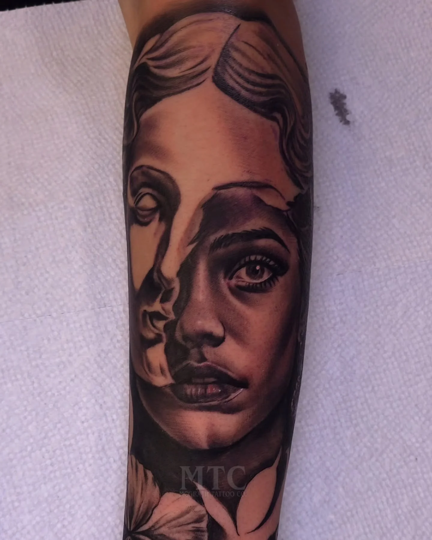 Hestia for Sofia. Let me know what you think. Thank you.
.
.
.
.
.
.
.
Booking for Feb and beyond. Link in bio has answers and a form for new clients. Contact button in bio for text and email.