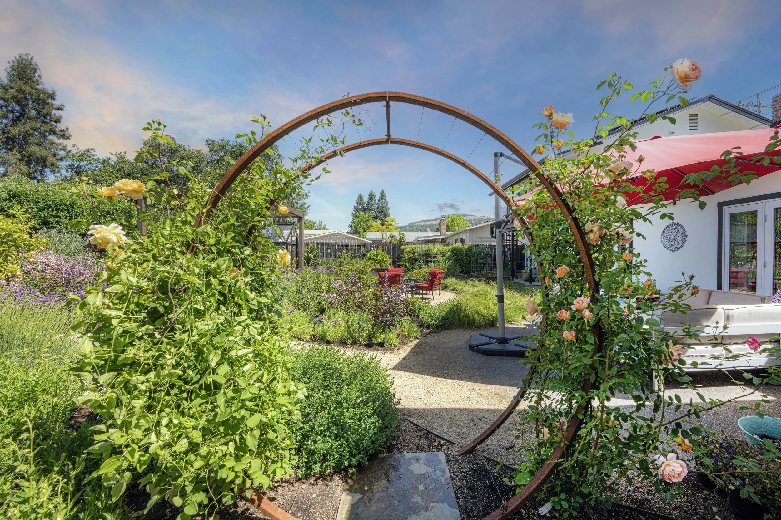 CircleArch_LadyofShallot_D.SmithGardenConsultation