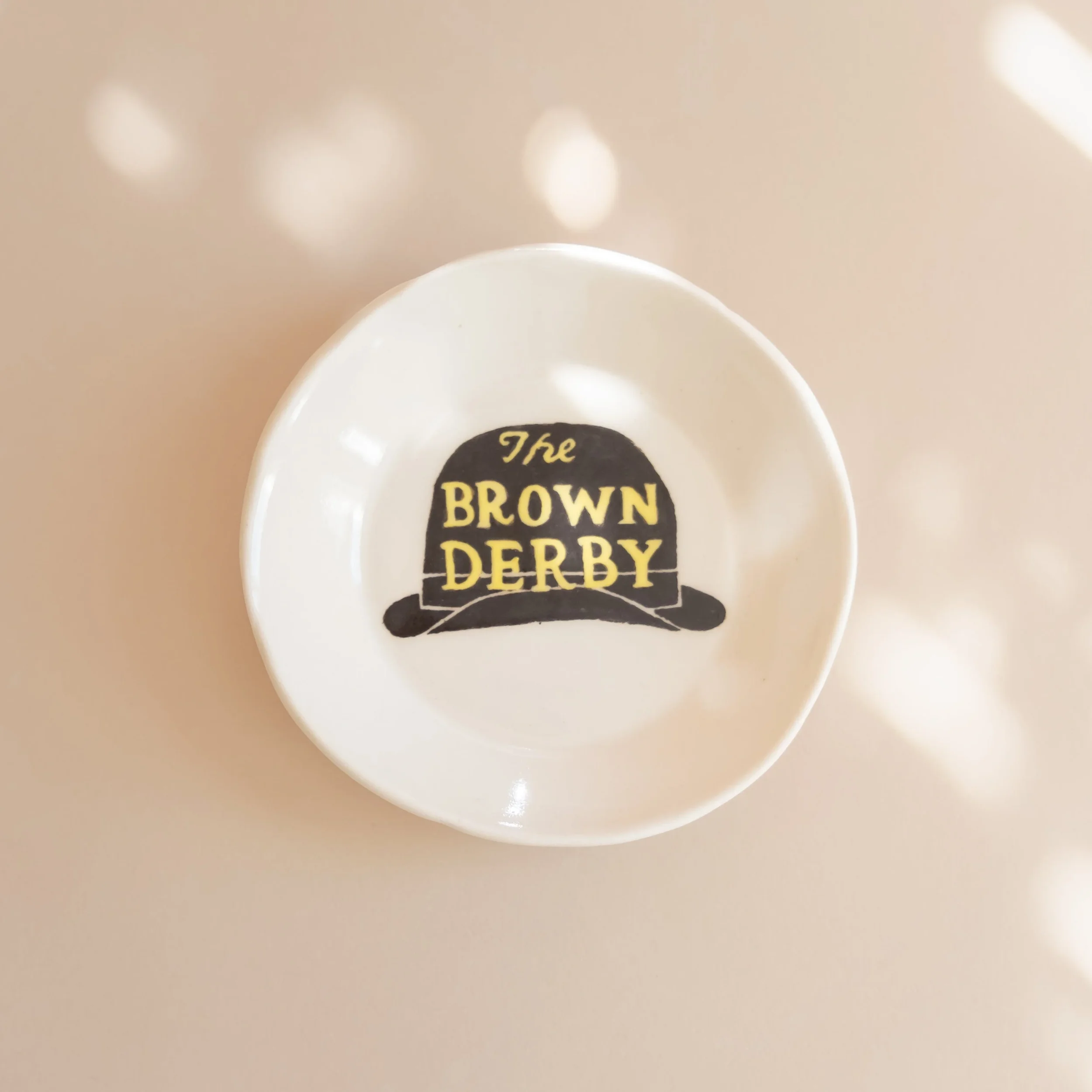pot-lady-trays-catchalls-the-brown-derby-los-angeles-landmark-dish-1225747489.webp
