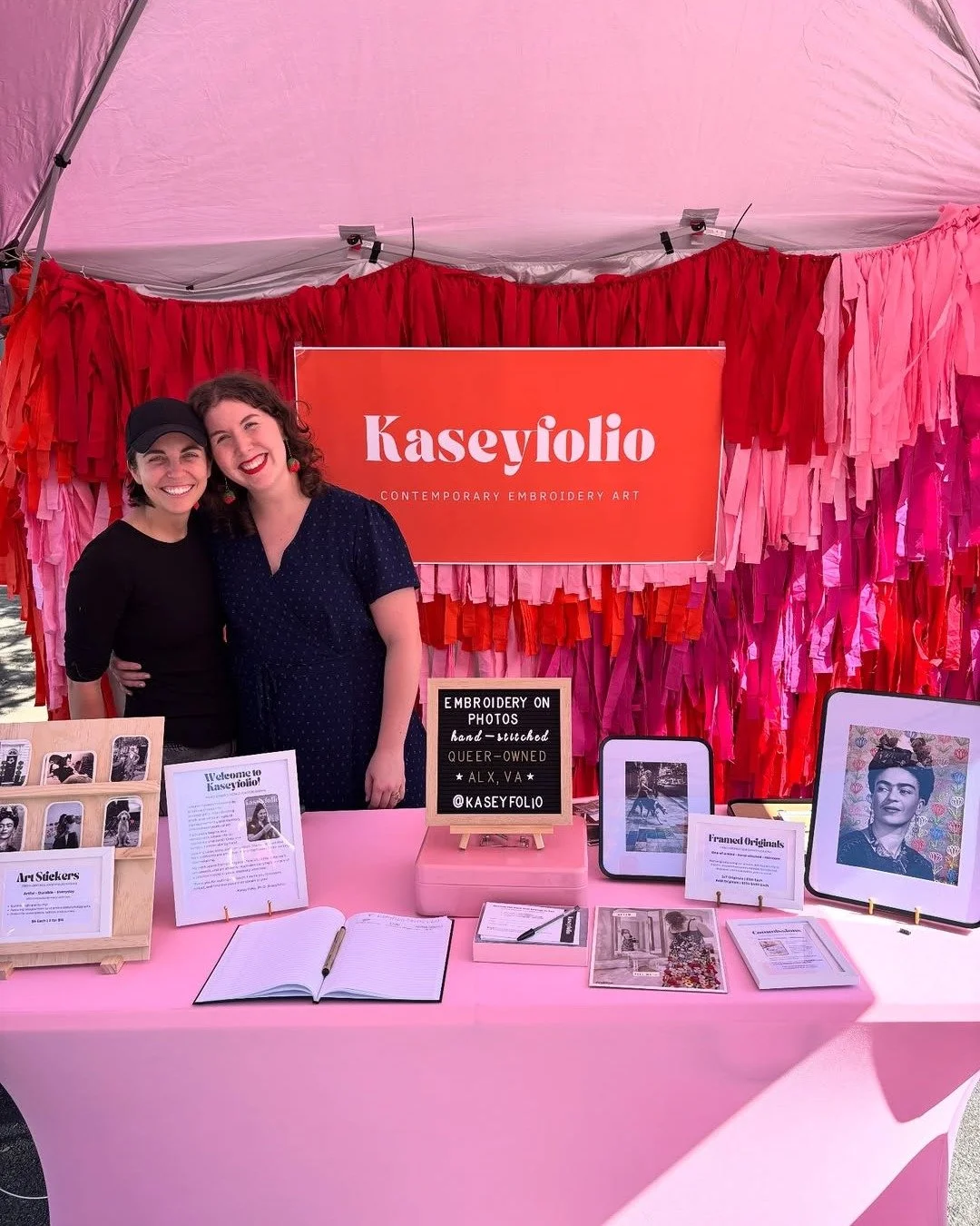 We love how our small businesses support our Art on the Avenue artists year-round ❤  Learn how to stitch your fall memories during a Thread Magic workshop with Art on the Avenue artist @kaseyfolio on Thursday, Oct. 16 at @stardustalx.  Swipe for deta