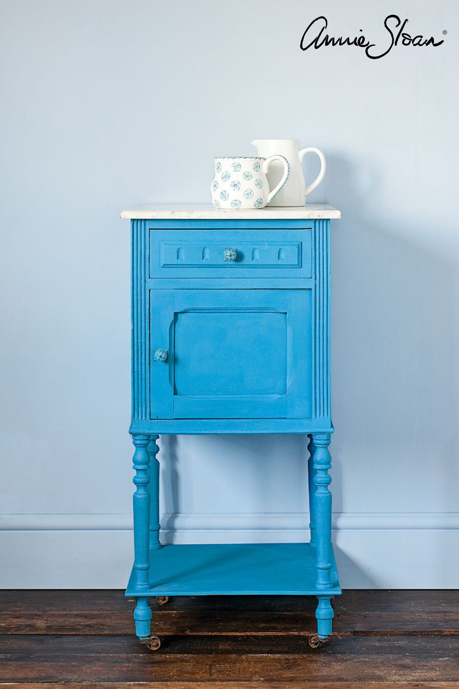 Giverny-side-table,-archive-,-72dpi-image-2.jpg