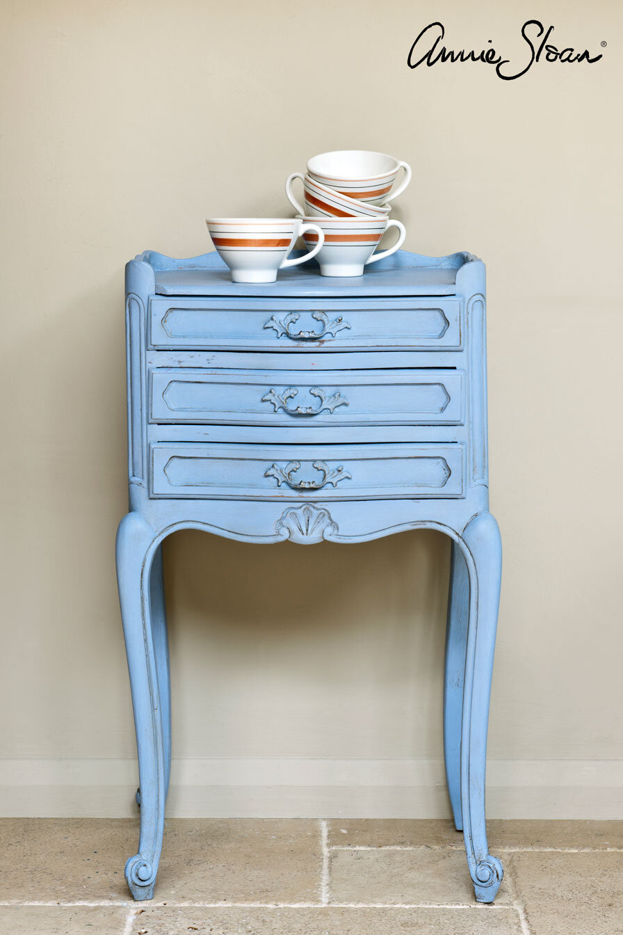 Louis-Blue-side-table,-archive-,-72dpi-image-3.jpg