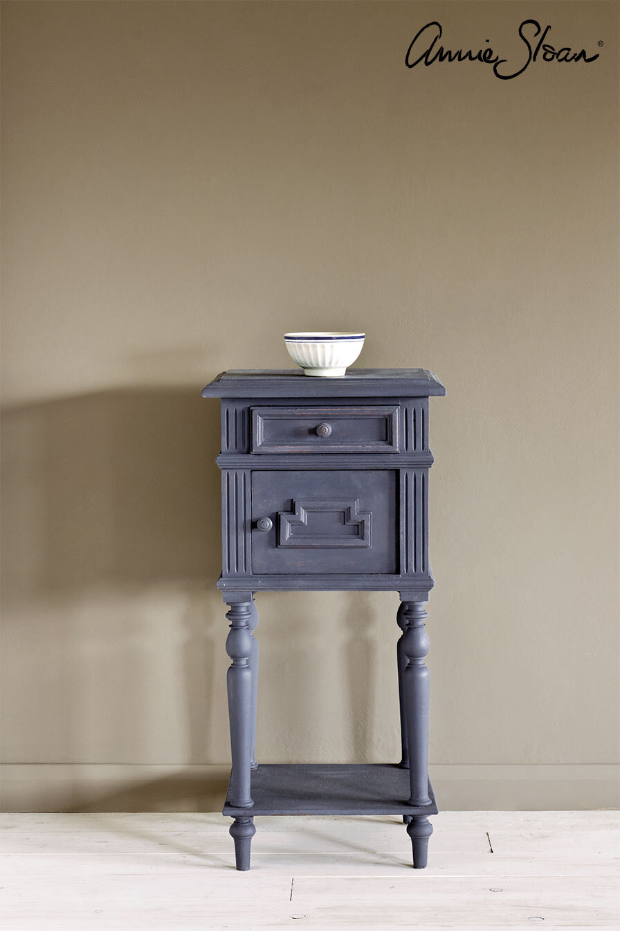 Old-Violet-side-table,-Piano-in-Old-Vioilet-curtain,-Linen-Union-in-Old-Violet-+-Old-White-lampshade,-72dpi-image-1.jpg