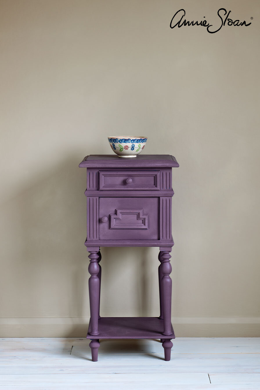 Rodmell-side-table,-Dulcet-in-Versailles-curtain,-Linen-Union-in-Emile-+-Graphite-lampshade,-72dpi-image-1.jpg