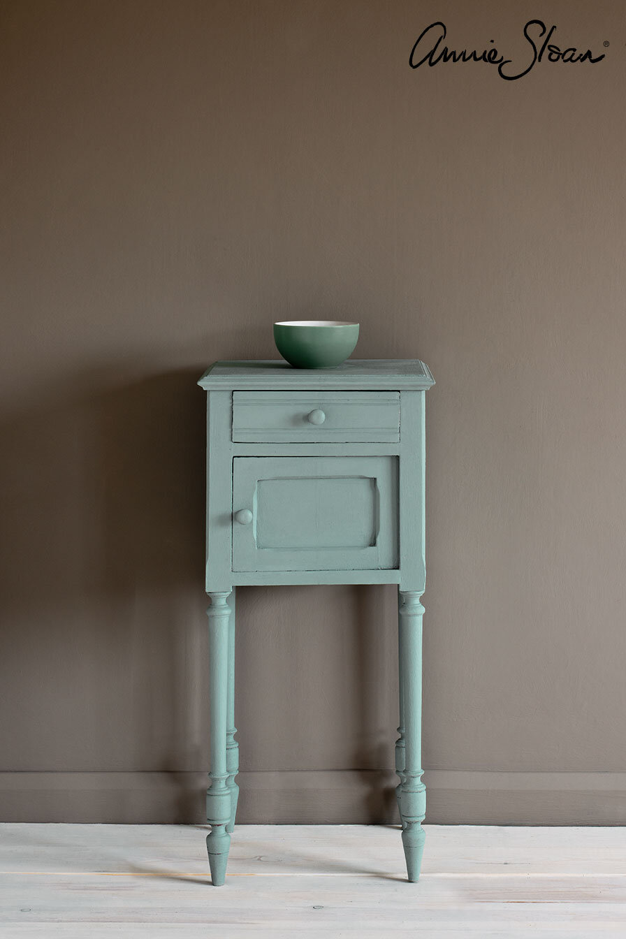 Svenska-Blue-side-table,-Piano-in-Olive-curtain,-Linen-Union-in-Graphite-+-Old-White-lampshade,-72dpi-image-1.jpg