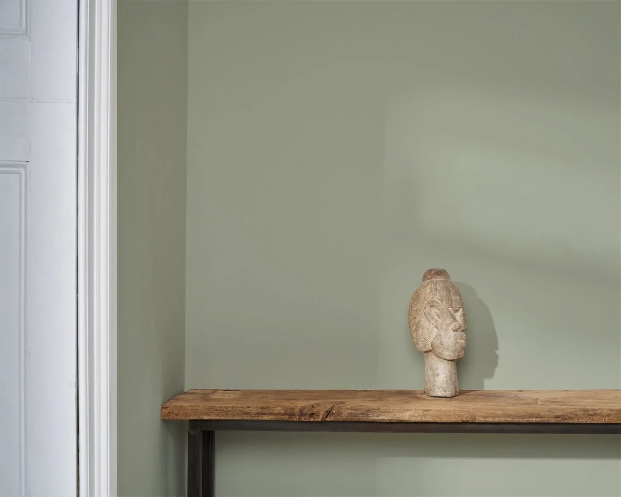 210328 - 1280x1024px Terre Vert Wall Paint_Head Sculpture.jpg
