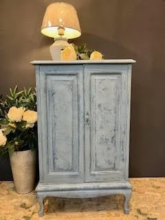 Tall narrow cabinet (3).jpg