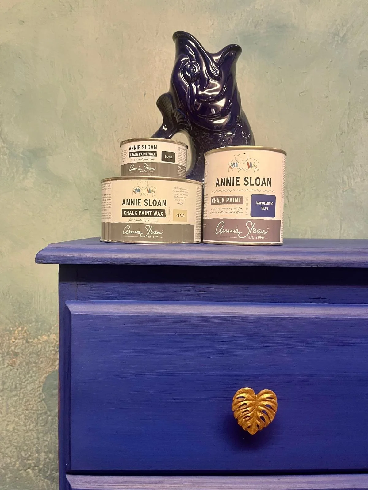 Blue chest of drawers with leaf handles (4).jpg