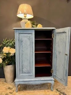 Tall narrow cabinet (5).jpg