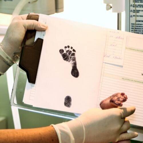 Baby-Journal-Ideas-Footprint.jpg