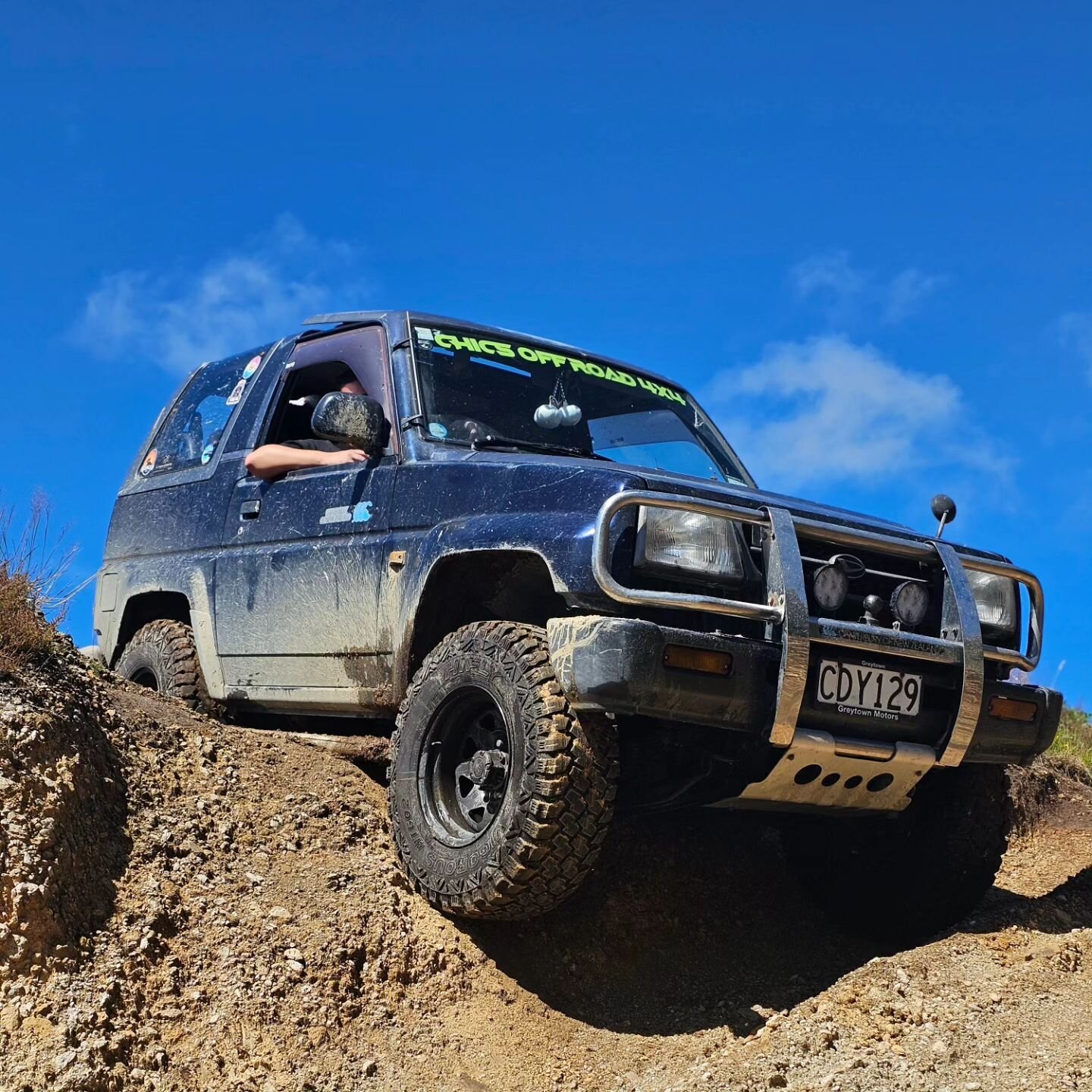 First outing on the NZ tour and Sam immediately bellies the Rocky!! 😅

&quot;Just proof that even if you think you're experienced, new terrain and a new vehicle can make you feel like a beginner 4wder learning the ropes again&quot; - Sam
