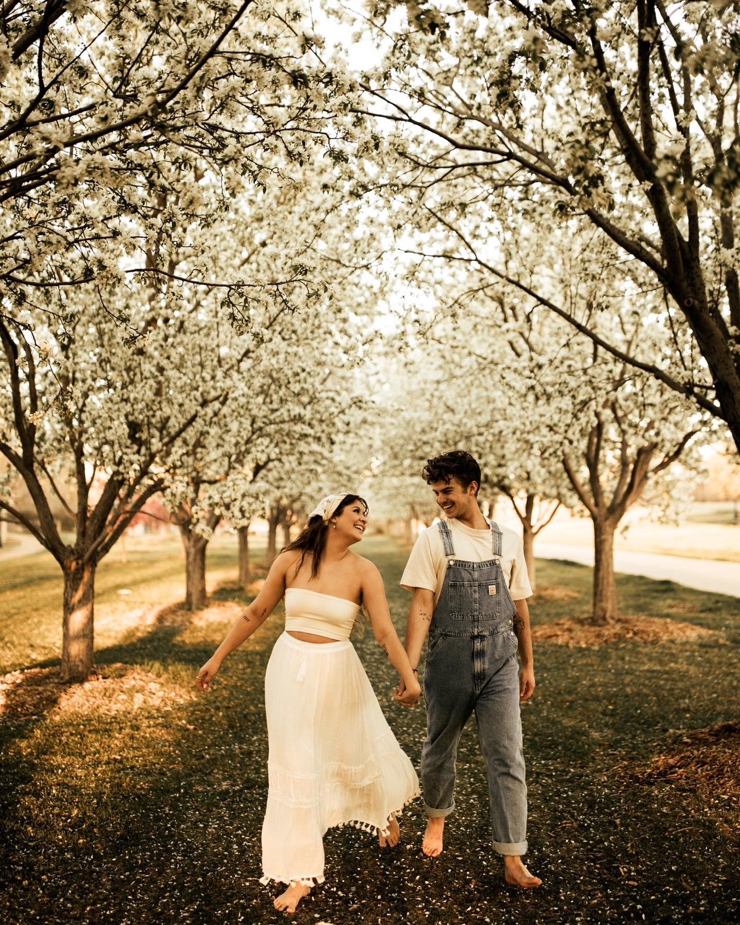 How lucky are we to live in a world where spring exists 🌞 Happy Earth Day!

-
-
-
-
-
-
#earthday #coloradoelopementphotographer #denverengagementphotographer #coloradocouplesphotographer