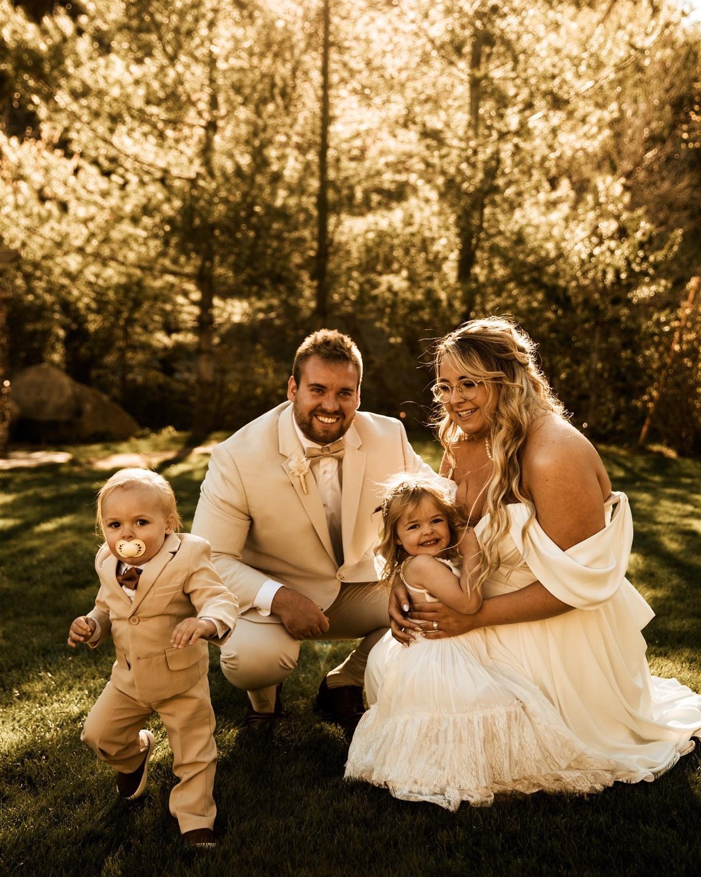 The Jack family 🥹 It was such an honor to document this beautiful spring day!! 

Photo: @capturedbyktphoto 
Venue: @bouldercreek.wedgewood 
Florals: @belleterrefloral 
DJ: @official_djmaestro 

-
-
-
-
-
#coloradoweddingphotographer #denverwedding #