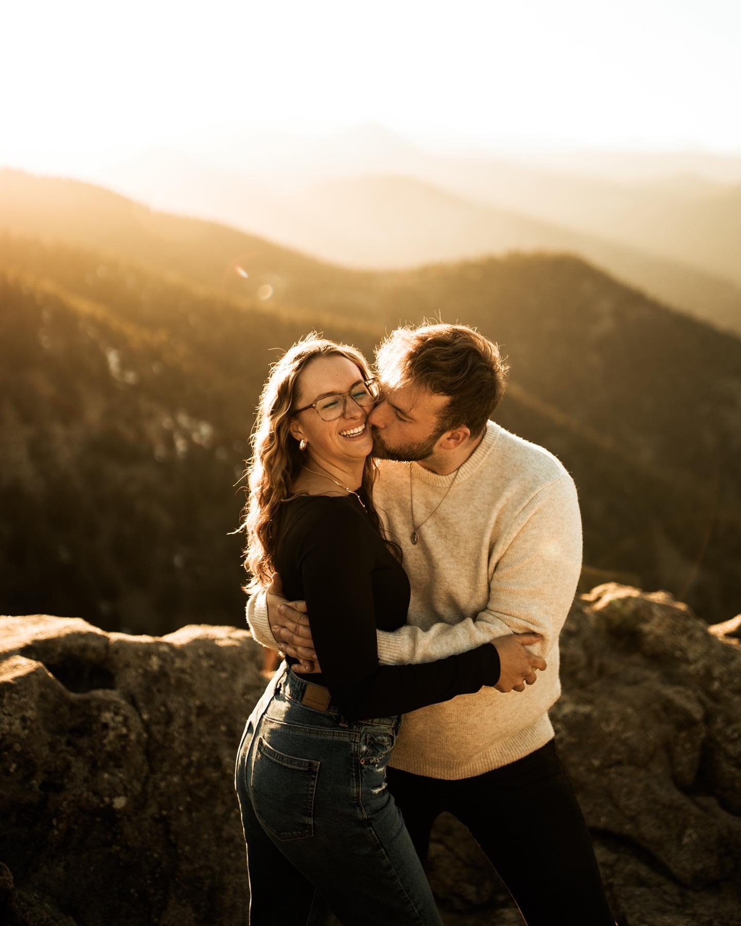 Still can&rsquo;t believe I live here&hellip; I&rsquo;ll never get tired of watching the sun dip behind the mountains 🌞

-
-
-
-
-
#coloradoengagementphotographer #denverengagementphotographer #coloradoweddingphotographer #engagementphotos